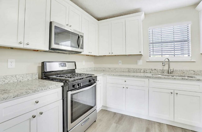 Building Photo - 5576 Pennybrook Ct