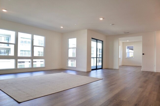Building Photo - State of the Art Condo located in Fremont! – Metro West Community!