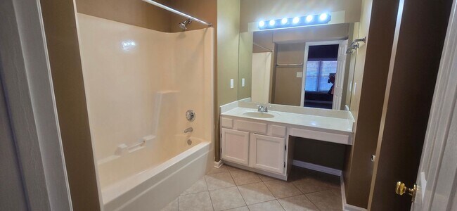 Building Photo - 3313 Fort Harrods Ct