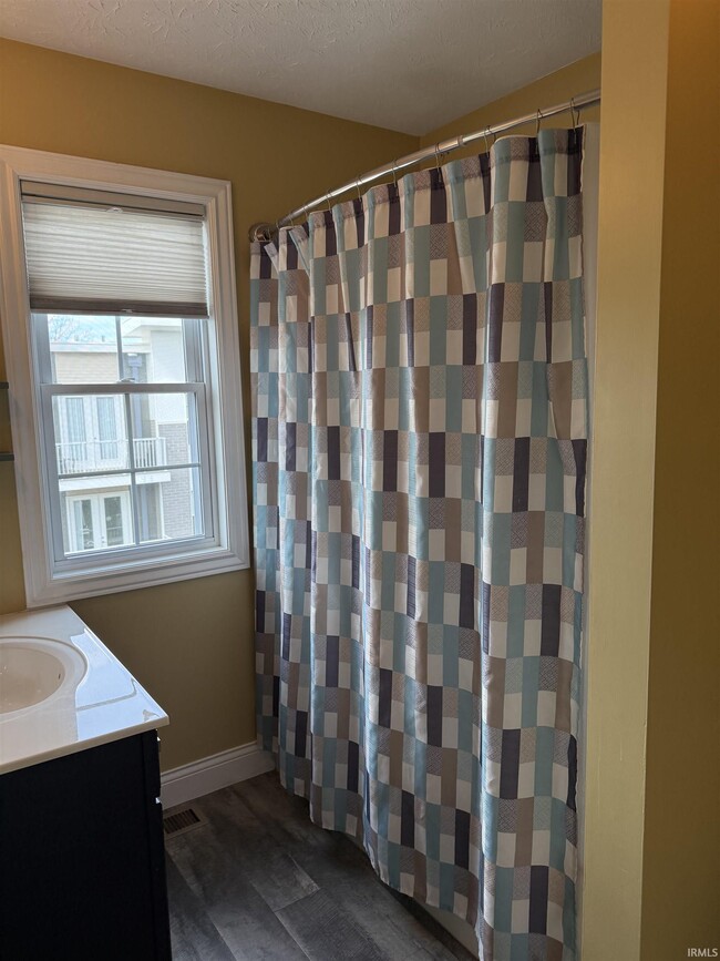 Building Photo - 2320 S Samuel Ln