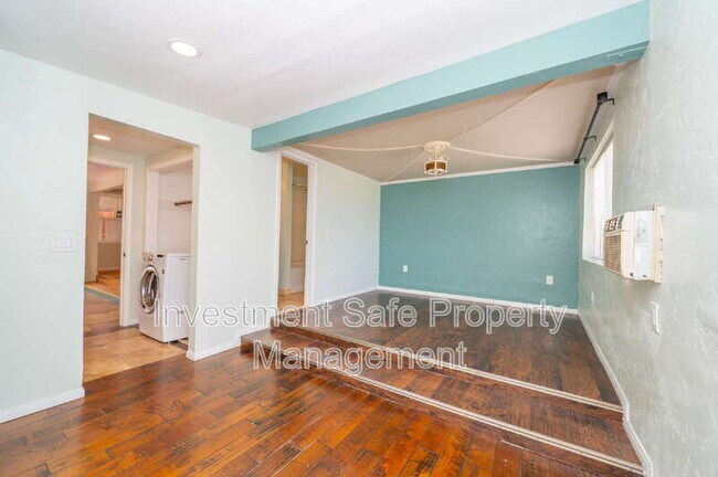 Building Photo - 4982 Baltimore Dr