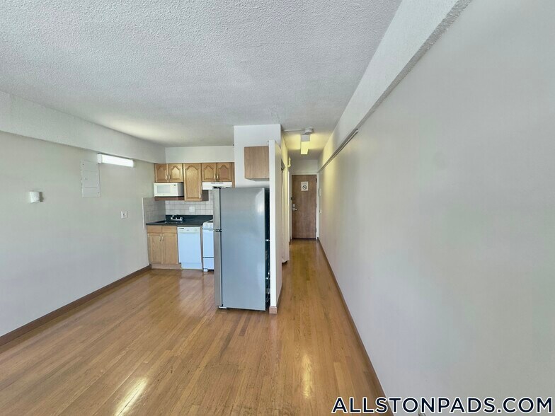 Building Photo - 1110 Commonwealth Ave