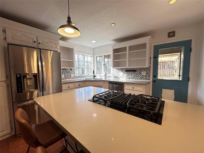 Building Photo - 3164 Katherine Ave