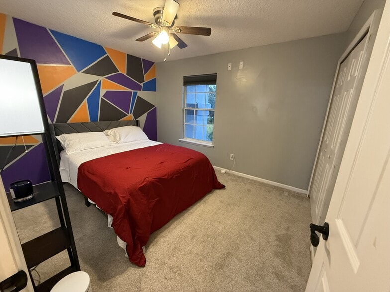 Building Photo - 944 Waverly Bluff Ct