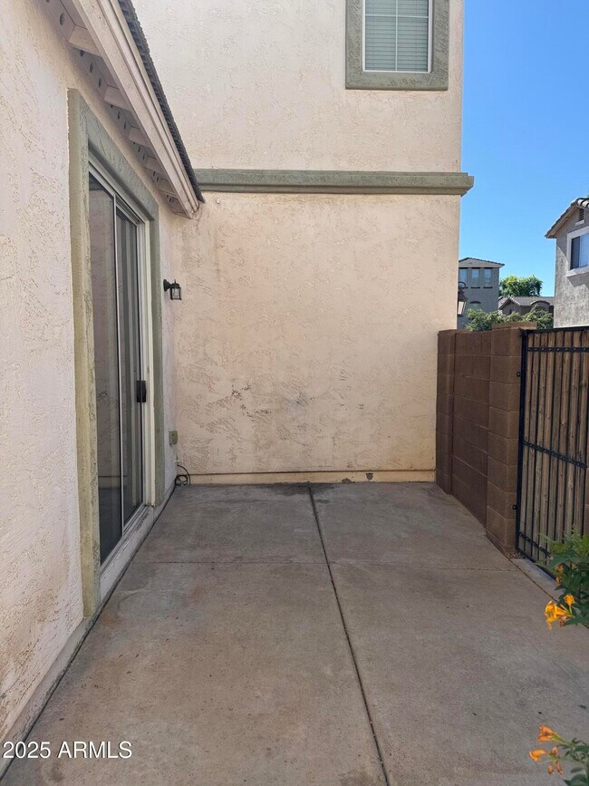 Building Photo - 4264 E Carla Vista Dr