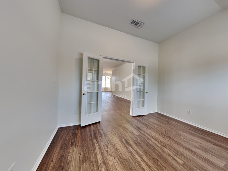 Building Photo - 1410 Loma Linda Ter