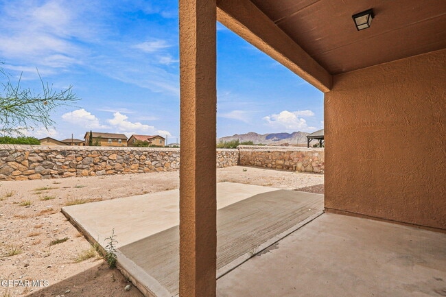 Building Photo - 7409 Dewberry Dr