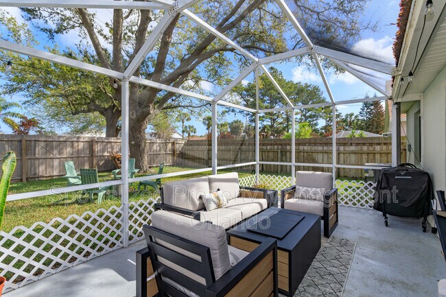 Building Photo - 2532 Ventura Cir