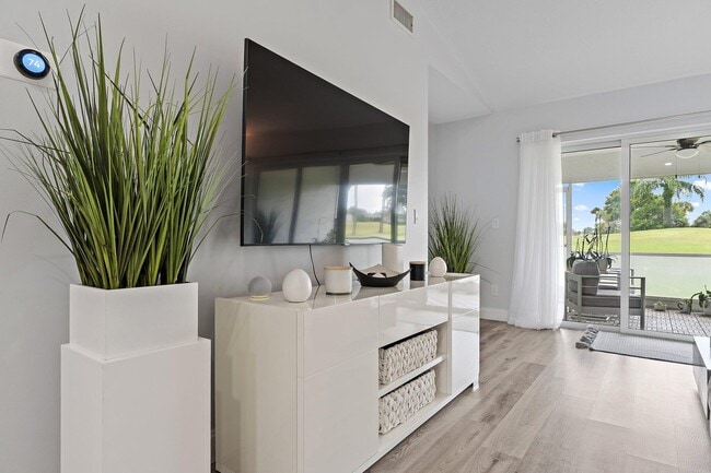 Building Photo - 128 Moccasin Trail S