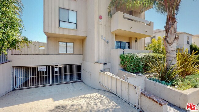 Building Photo - 144 N Hamilton Dr