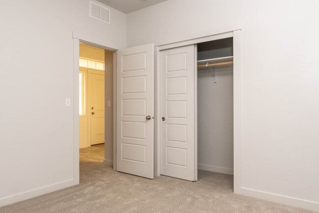 Building Photo - 248 N Caracaras Way