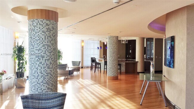 Building Photo - 253 NE 2nd St