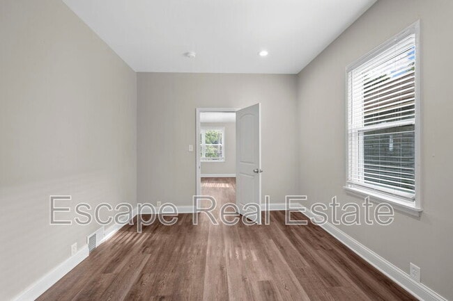 Building Photo - 5834 Victoria Ave