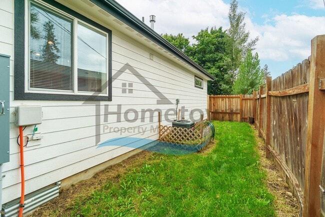 Building Photo - 2 Bedroom 1 Bath House Built in 2022 Avail...
