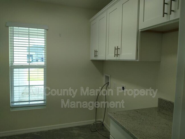 Building Photo - 4704 SW 143rd Loop