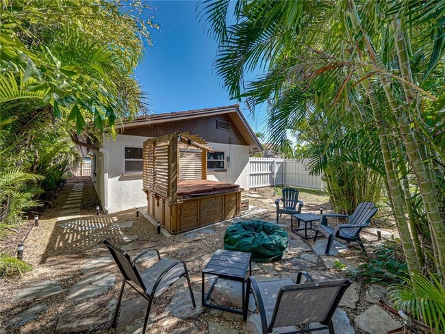 Building Photo - 7125 Shore Dr S