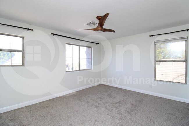 Building Photo - 563 E Krista Way