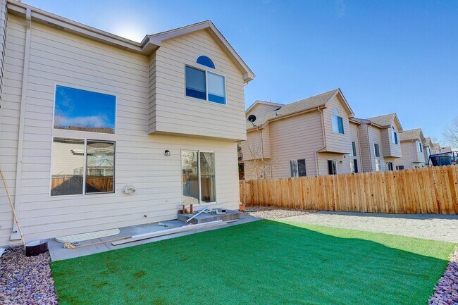 Building Photo - Fully Remodeled 3 Bed/2.5 Bath Northglenn ...
