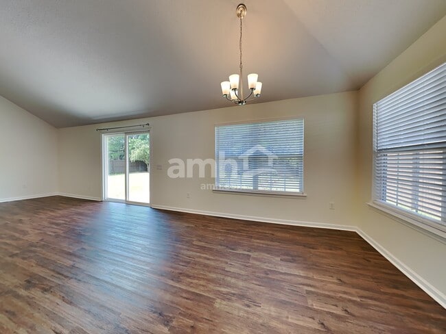 Building Photo - 61 Carlisle Ln
