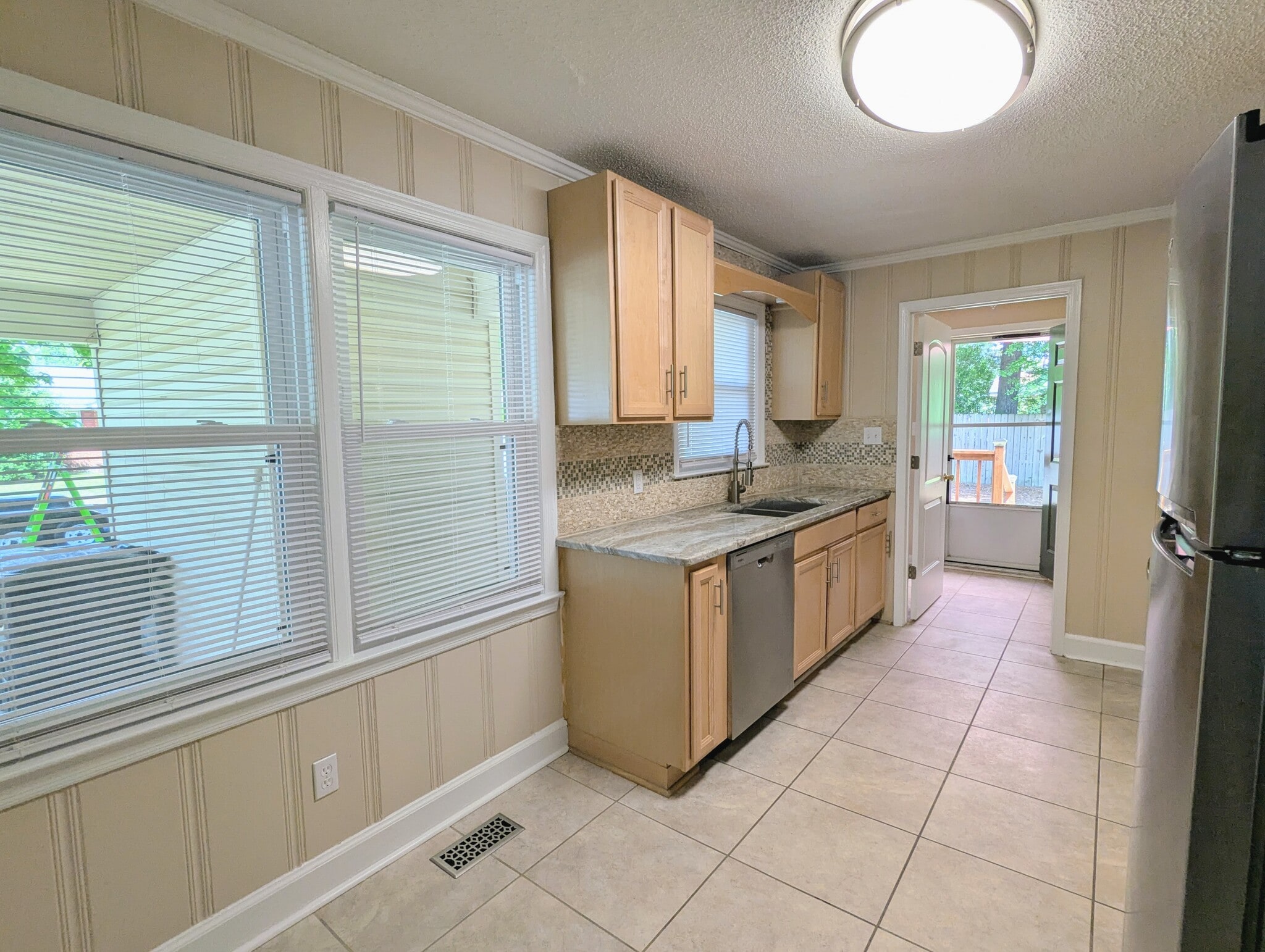 Kitchen - 900 Prince Ave