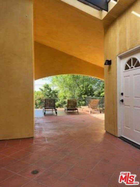 Building Photo - 8302 S Sepulveda Blvd