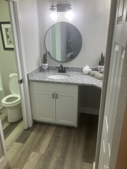 Building Photo - 3208 Sabal Palms Ct