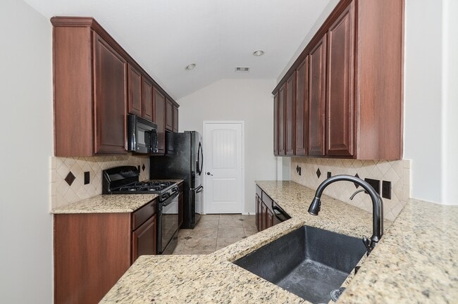 Building Photo - 2646 Leopard Ct