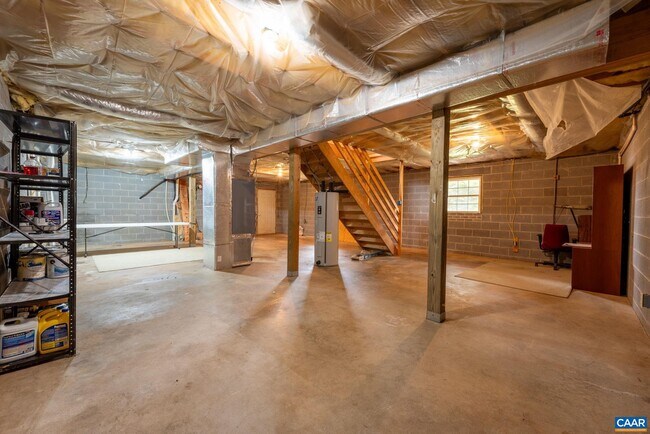 Building Photo - 497 Sunset Dr