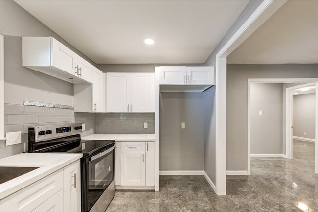 Building Photo - 4545 Bricker St