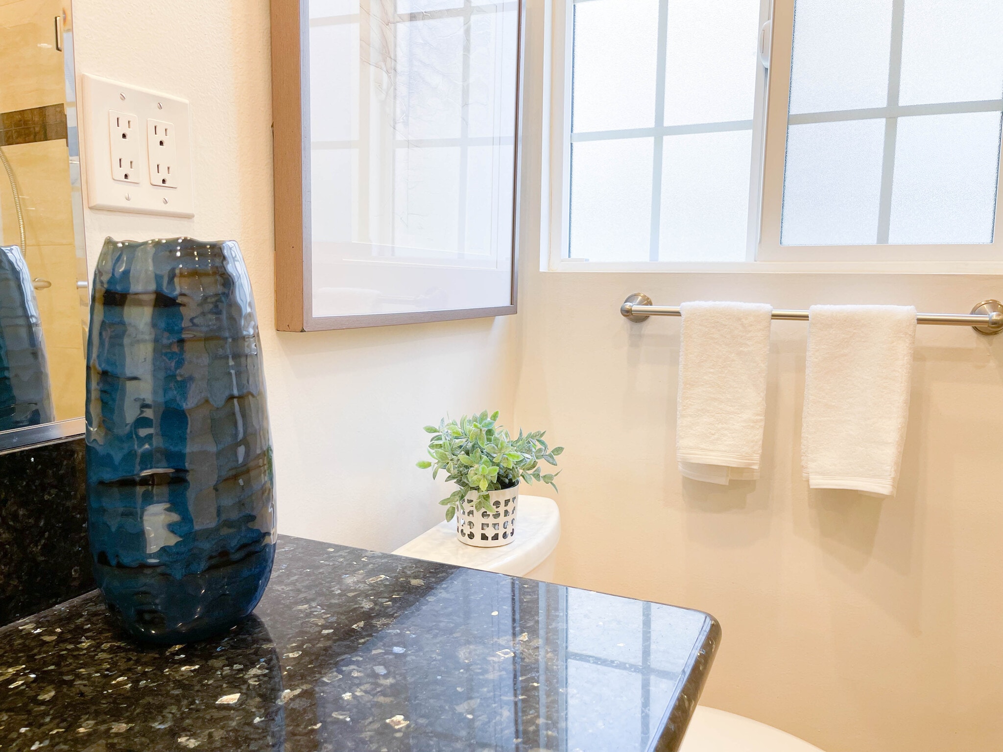 Building Photo - 9088 Emperor Ave