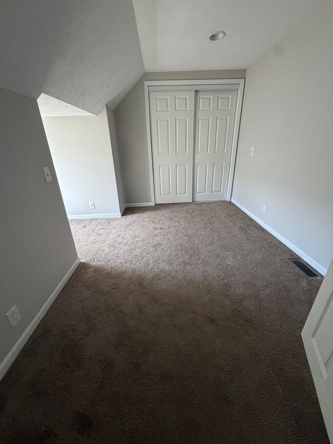 Building Photo - Spacious 4 Bedroom 2 Bathroom House on West End!