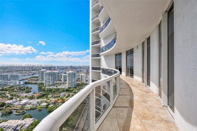 Building Photo - 16001 Collins Ave