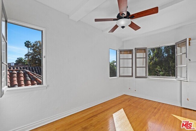Building Photo - 460 N Harper Ave