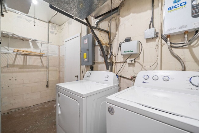 Building Photo - 5107 26th Ave S