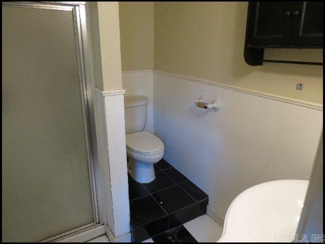 Building Photo - 2116 Peach Tree Dr