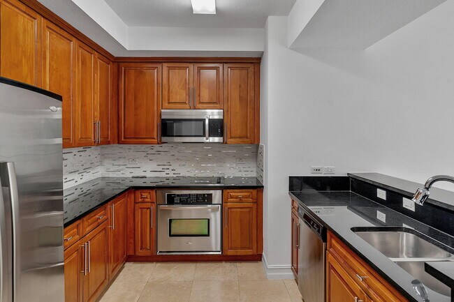 Building Photo - 1650 Galiano St