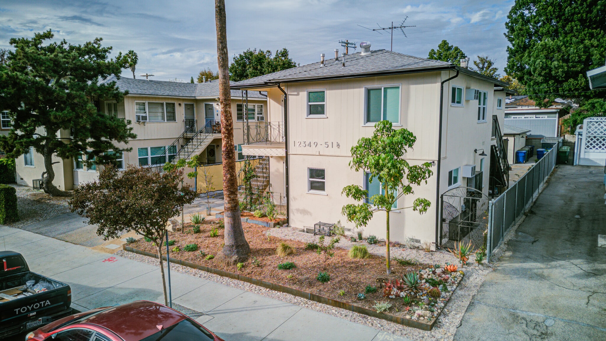 Building Photo - 12349 Riverside Dr