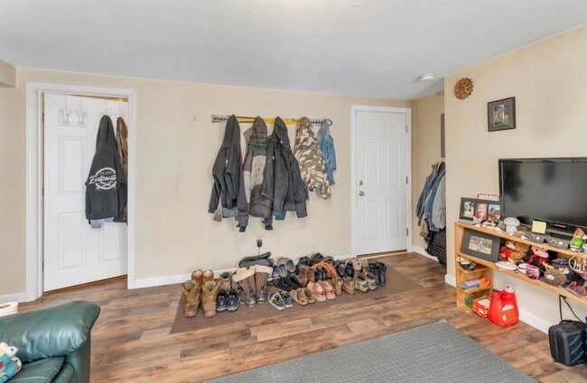 Building Photo - 106 Messer St