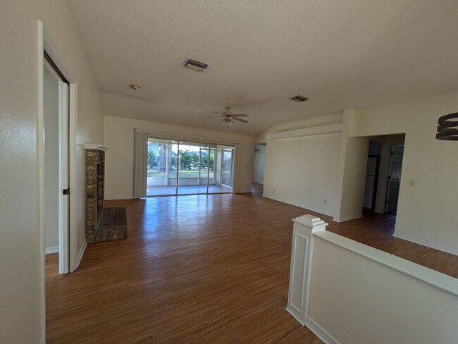 Building Photo - RAINBOW SPRINGS COUNTRY CLUB