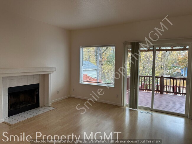 Building Photo - single house