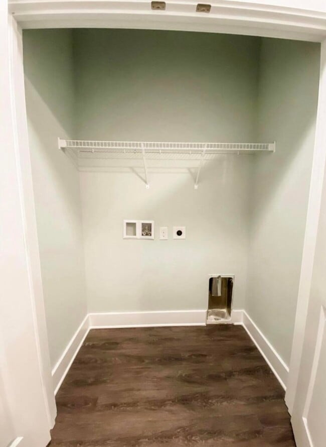 Building Photo - 312 N Sand Palm Rd