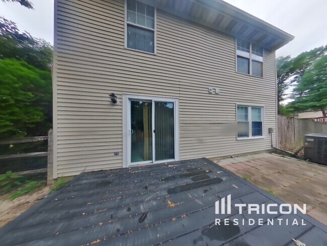 Building Photo - 4111 Lancaster Cir
