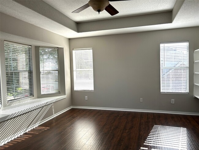 Building Photo - 18562 Carousel Creek Ct