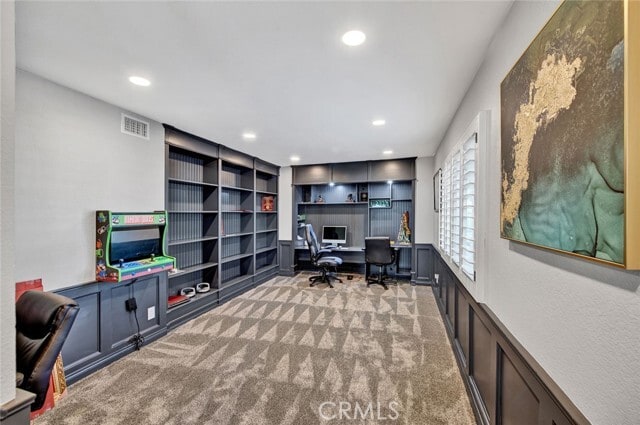 Building Photo - 7246 E La Cumbre Dr