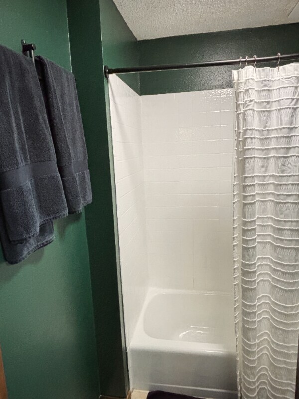 Building Photo - 1702 S 6th Ave