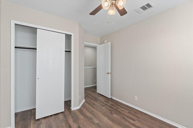 Building Photo - 403 Lakemont Dr