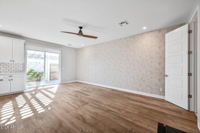 Building Photo - 3030 N 38th St