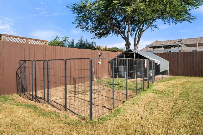 Building Photo - Stunning 3-bedroom, 2-bathroom home on an ...