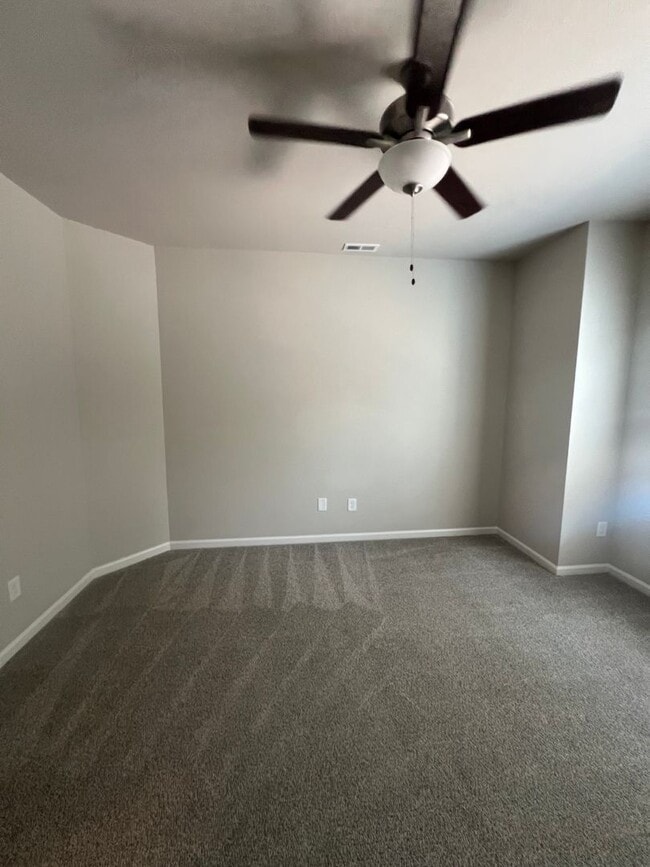 Building Photo - 2 Bedroom 1.5 Bath Townhome Only $1595.00