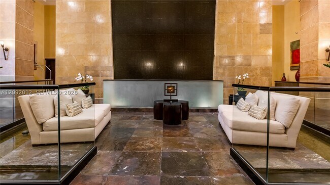 Building Photo - 16275 Collins Ave